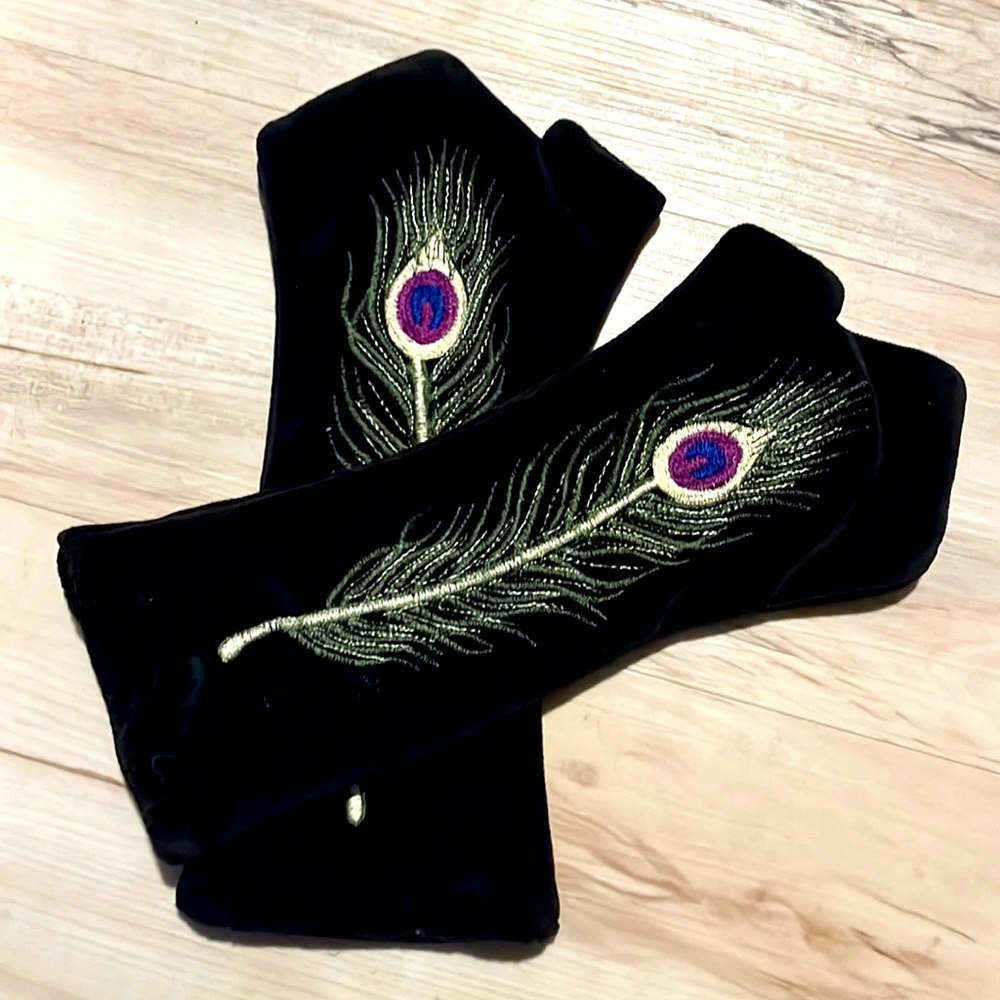 Black embroidered arm warmers